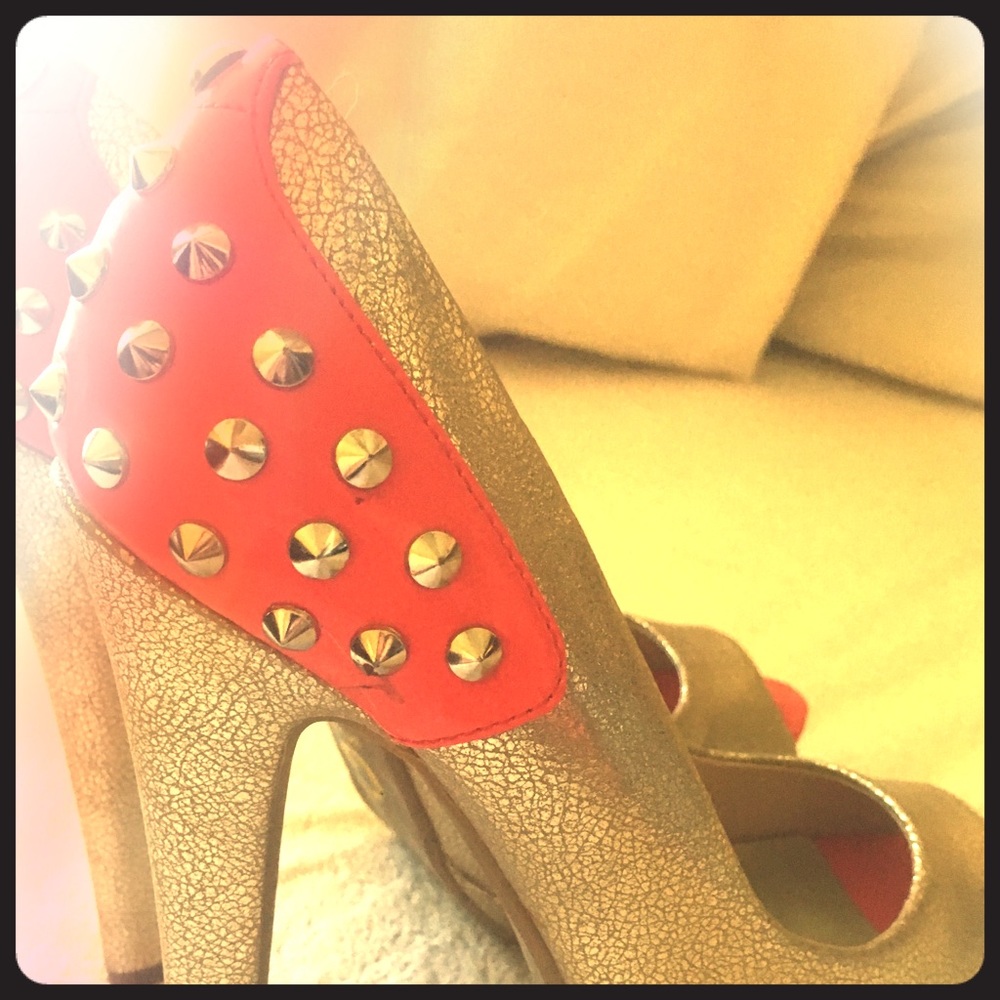 Guess heels